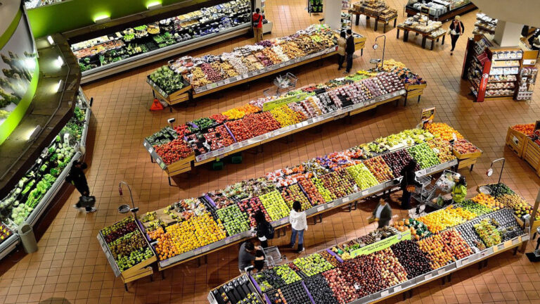supermarket-grocery-zakupy-klienci-fmcg-pixabay