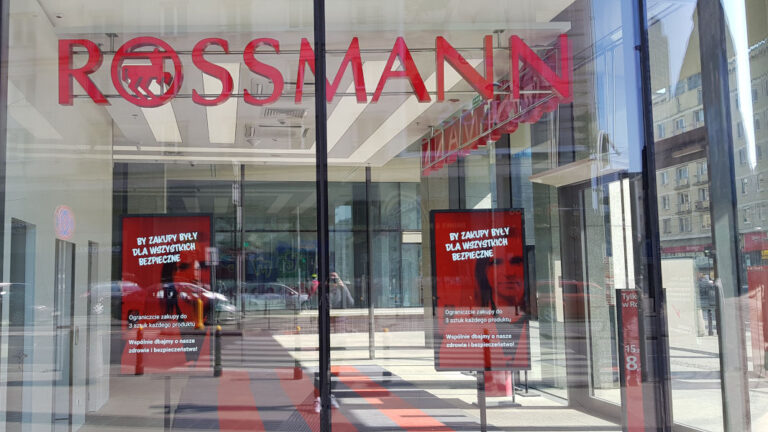 rossmann-samsung-digital-signage